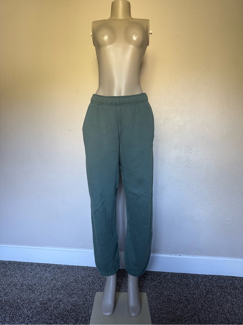 Lululemon Scuba Mid-Rise Oversized Jogger *Regular - Picture 6 of 8